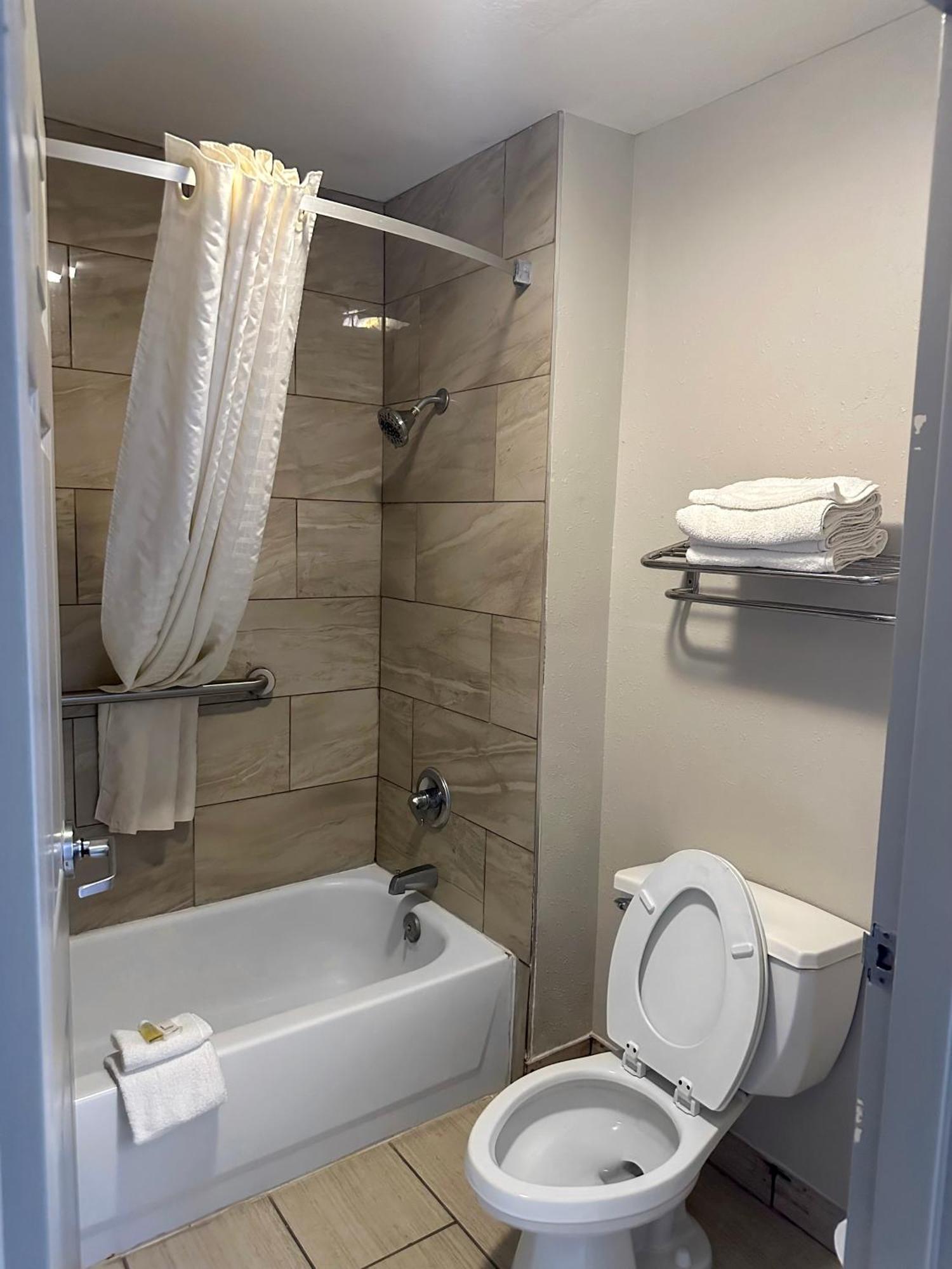 Days Inn & Suites By Wyndham Opelousas Buitenkant foto