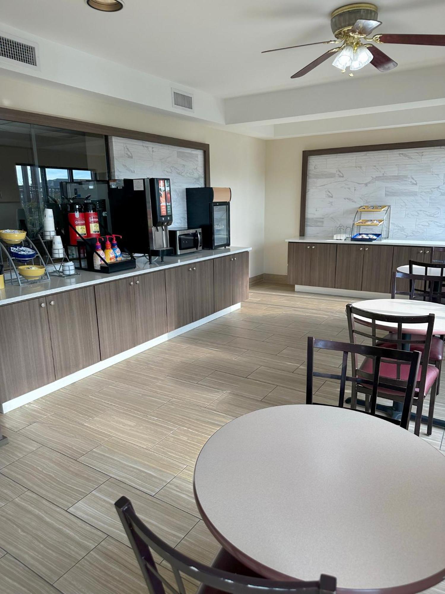 Days Inn & Suites By Wyndham Opelousas Buitenkant foto