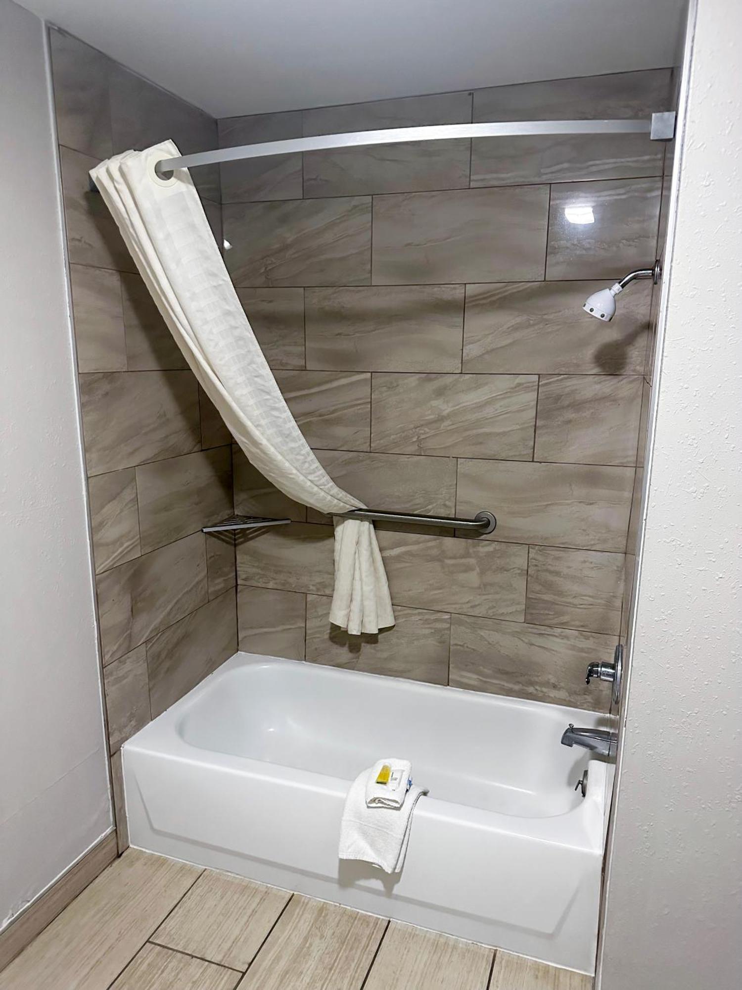 Days Inn & Suites By Wyndham Opelousas Buitenkant foto