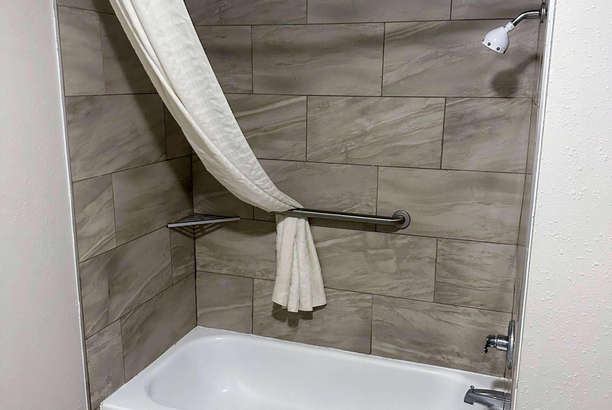 Days Inn & Suites By Wyndham Opelousas Buitenkant foto